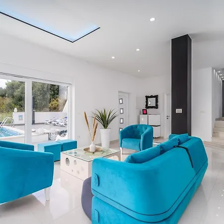 别墅 Lea 5-bedroom With Private Pool And Amazing Views Of And Sea