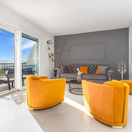 Lea 5-bedroom With Private Pool And Amazing Views Of And Sea