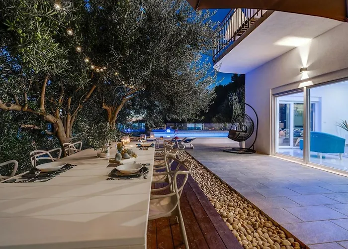 Lea 5-bedroom With Private Pool And Amazing Views Of And Sea *