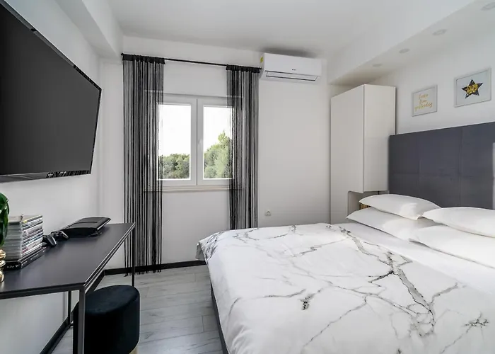 Lea 5-bedroom With Private Pool And Amazing Views Of And Sea Villa Makarska