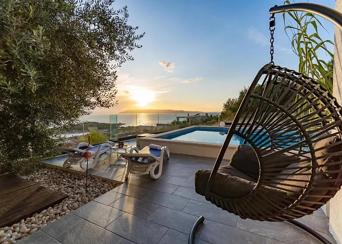 Lea 5-bedroom With Private Pool And Amazing Views Of And Sea Makarska