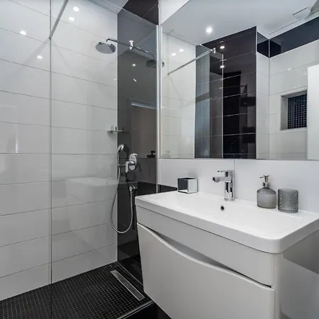 Lea 5-bedroom With Private Pool And Amazing Views Of And Sea Вілла Макарська