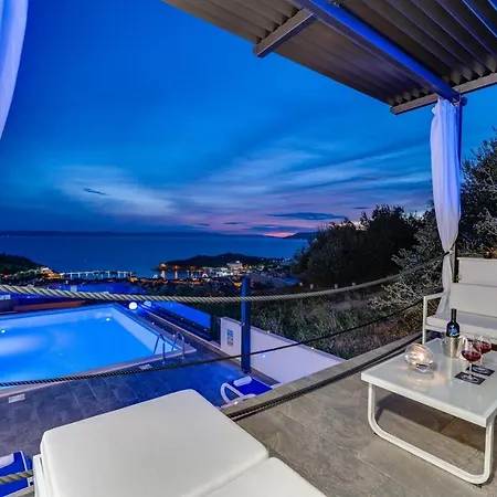 Lea 5-bedroom With Private Pool And Amazing Views Of And Sea * Makarská