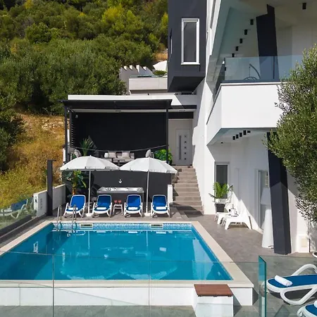 Vila Lea 5-bedroom With Private Pool And Amazing Views Of And Sea
