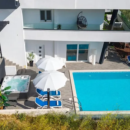 Vila Lea 5-bedroom With Private Pool And Amazing Views Of And Sea Makarská
