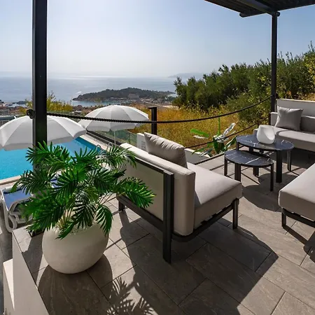 Lea 5-bedroom With Private Pool And Amazing Views Of And Sea Makarská