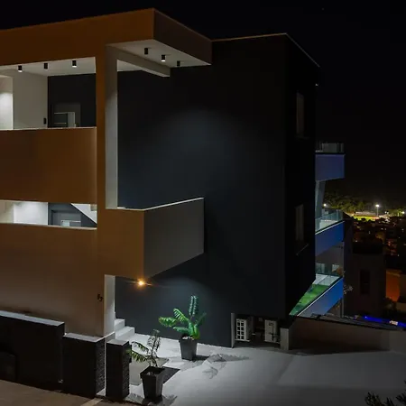 Lea 5-bedroom With Private Pool And Amazing Views Of And Sea