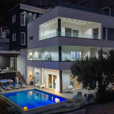Lea 5-bedroom With Private Pool And Amazing Views Of And Sea Makarská