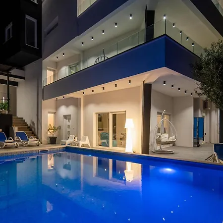 Lea 5-bedroom With Private Pool And Amazing Views Of And Sea * Makarská