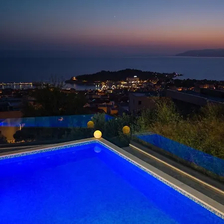 Lea 5-bedroom With Private Pool And Amazing Views Of And Sea Makarská