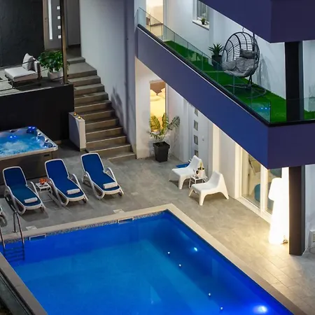 Lea 5-bedroom With Private Pool And Amazing Views Of And Sea * Makarská