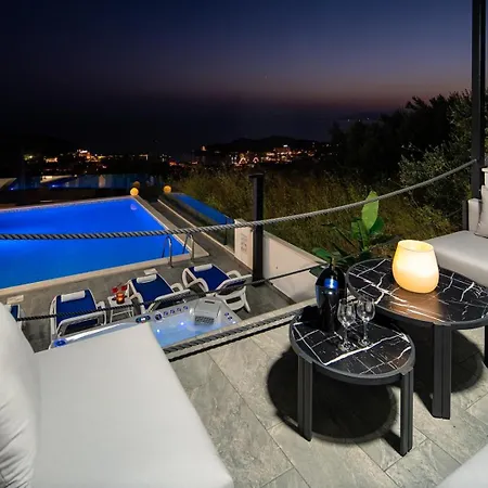 Lea 5-bedroom With Private Pool And Amazing Views Of And Sea Vila *