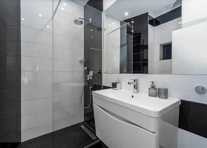 Lea 5-bedroom With Private Pool And Amazing Views Of And Sea Вілла Макарська