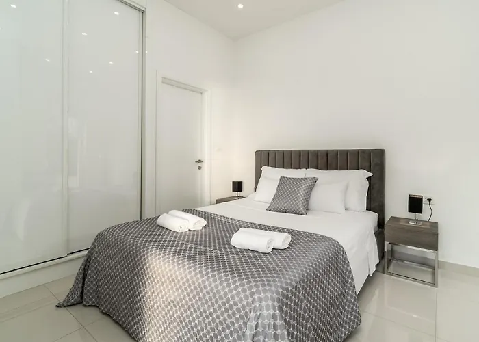 Lea 5-bedroom With Private Pool And Amazing Views Of And Sea Willa Makarska