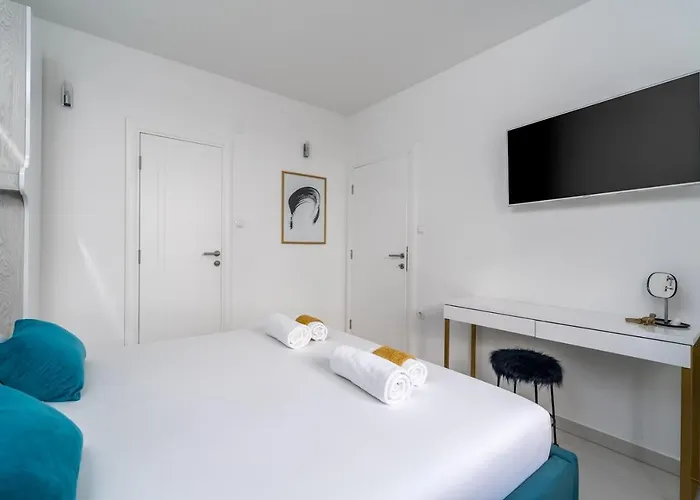 Lea 5-bedroom With Private Pool And Amazing Views Of And Sea Willa