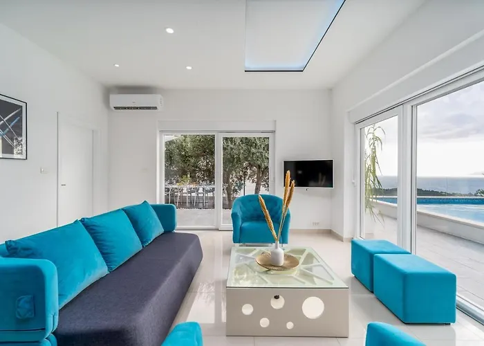 Lea 5-bedroom With Private Pool And Amazing Views Of And Sea Willa *