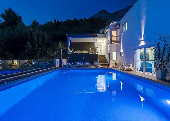 Willa Lea 5-bedroom With Private Pool And Amazing Views Of And Sea