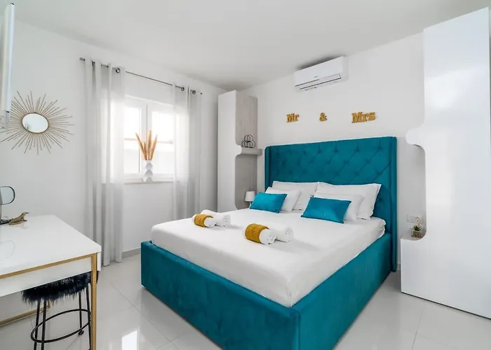 Lea 5-bedroom With Private Pool And Amazing Views Of And Sea Вілла