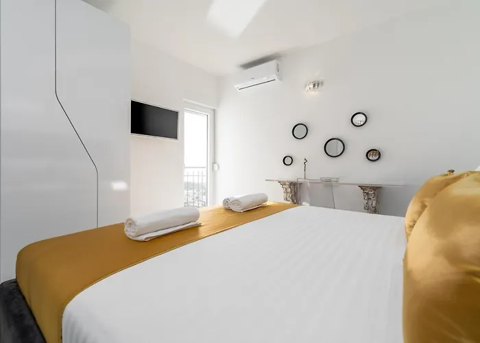 Willa Lea 5-bedroom With Private Pool And Amazing Views Of And Sea Makarska