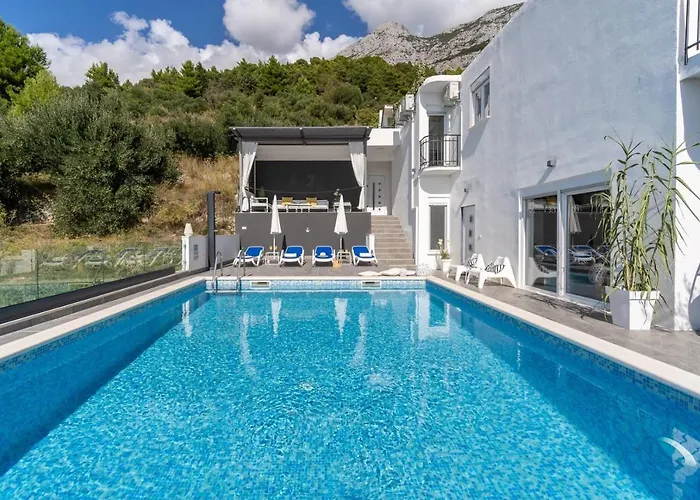 Willa Lea 5-bedroom With Private Pool And Amazing Views Of And Sea *