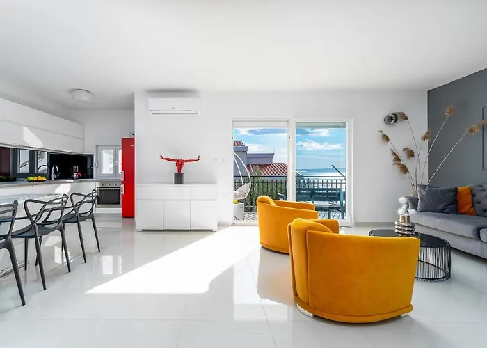 Lea 5-bedroom With Private Pool And Amazing Views Of And Sea *