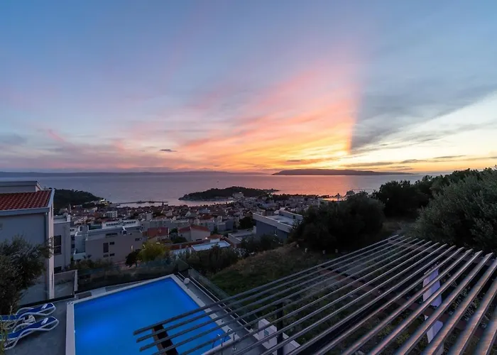 Lea 5-bedroom With Private Pool And Amazing Views Of And Sea Вілла Макарська